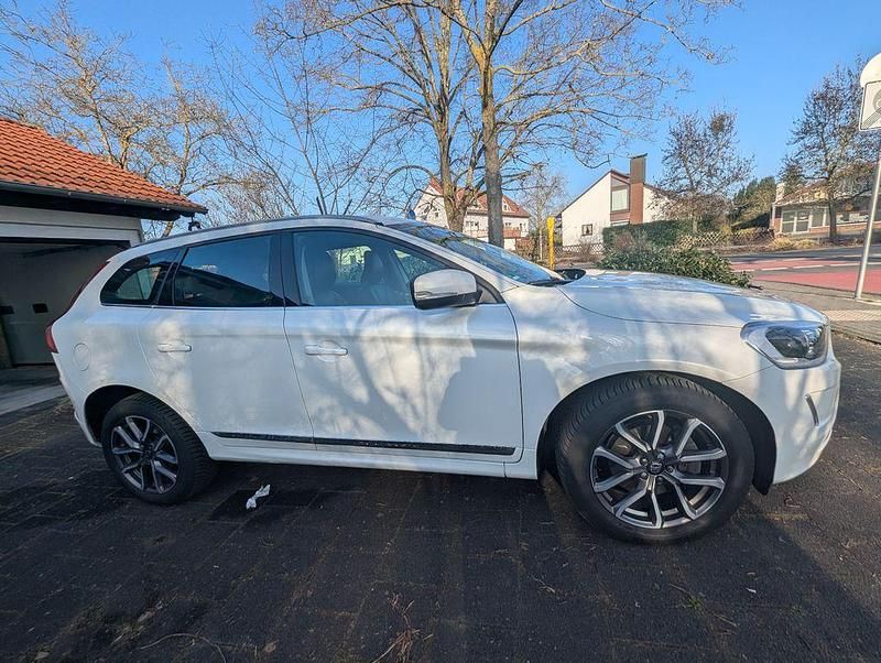 Gebraucht Volvo XC60 Summum 190 PS (139 kW) 2015 Weiß SUV