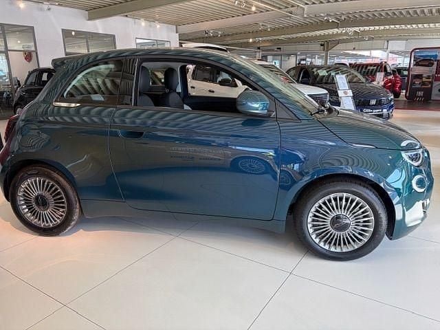 Neu Fiat 500 65 PS (47 kW) 2026 Grün Limousine