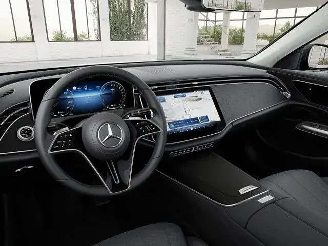 Gebraucht Mercedes E300 Advanced 313 PS (230 kW) 2025 Graphitgrau Limousine