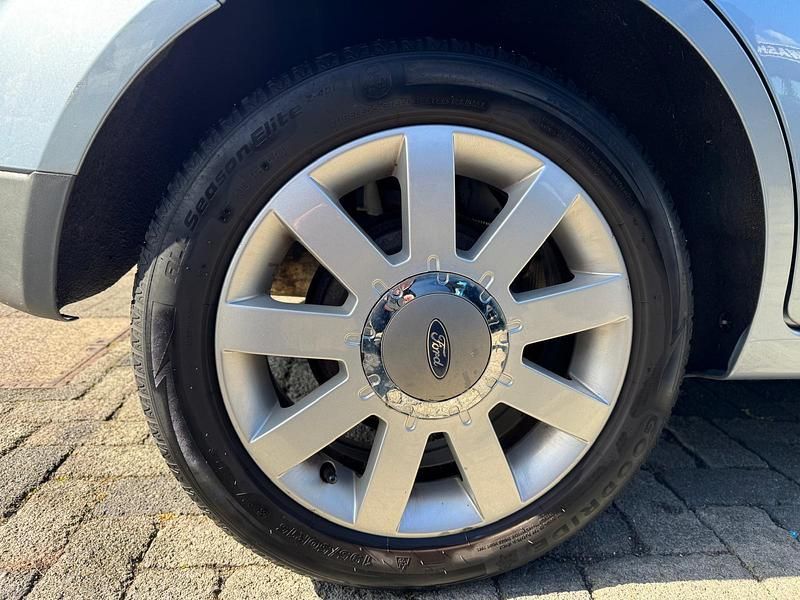 Gebraucht Ford Fiesta 80 PS (58 kW) 2006 Blau Kleinwagen