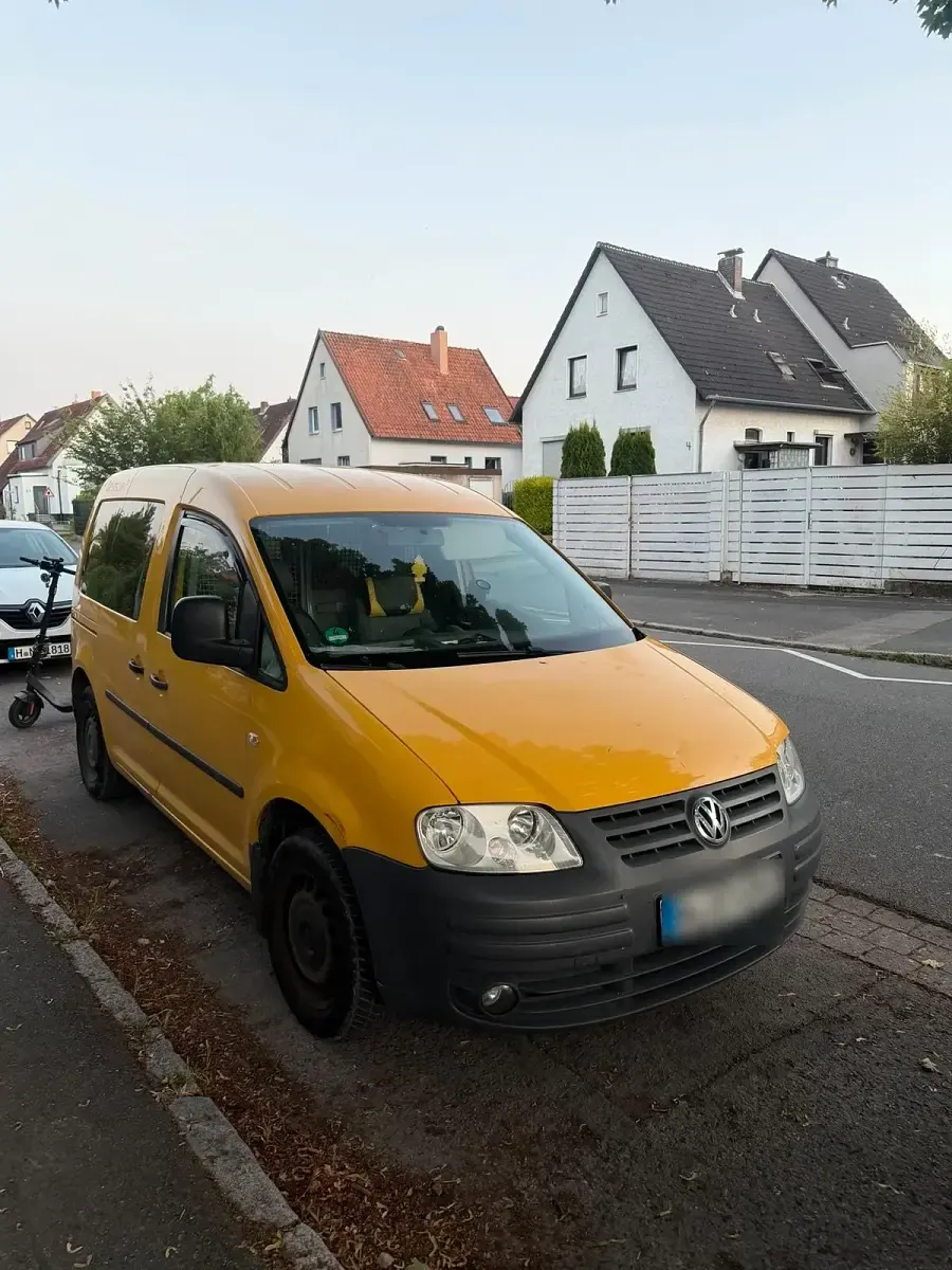 Usado VW Caddy 70 HP (51 kW) 2007 Amarelo Monovolume