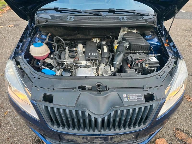 Blau Gebraucht 2010 Skoda Fabia Limousine | 3.500 € - Bild 1/4