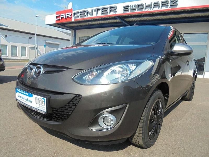 Usado Mazda 2 Sendo 84 HP (61 kW) 2014 Cinzento Sedan