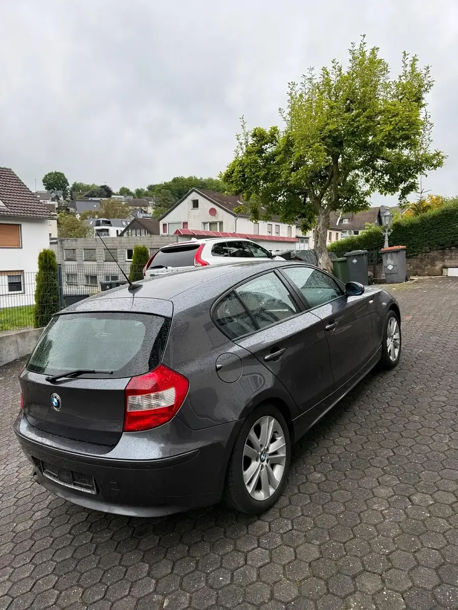 Gebraucht BMW 116 115 PS (84 kW) 2005 Grau Kleinwagen