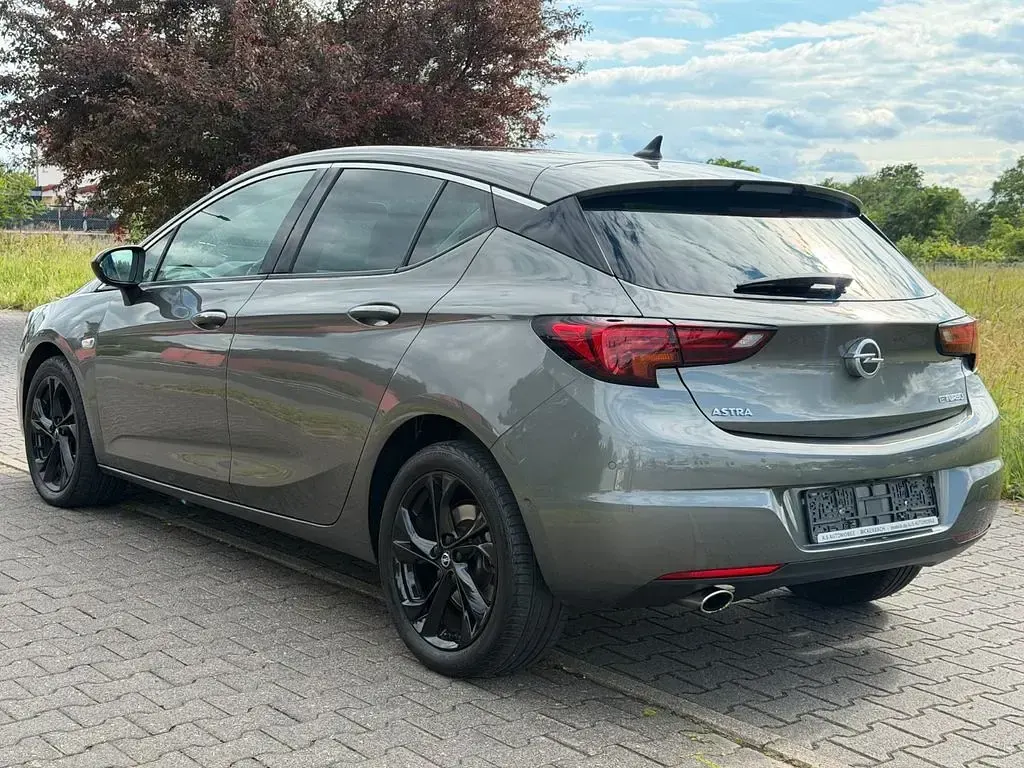 Gebraucht Opel Astra Edition 150 PS (110 kW) 2018 Grau Limousine