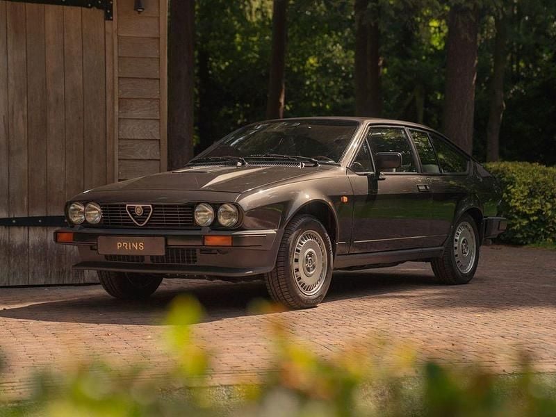 Gebraucht Alfa Romeo GTV 160 PS (117 kW) 1982 Grau Coupé