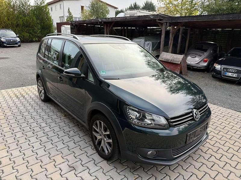 Gebraucht VW Touran Highline 150 PS (110 kW) 2014 Dunkel grün metallic Van / Kleinbus
