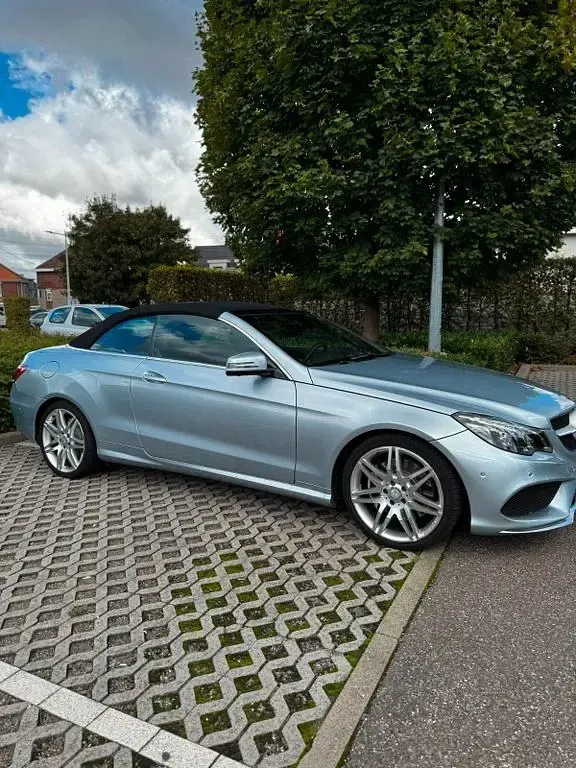 Gebraucht Mercedes E400 333 PS (244 kW) 2014 Blau Cabrio