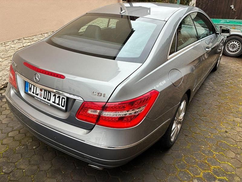 Gebraucht Mercedes E350 265 PS (194 kW) 2011 Grau Coupé