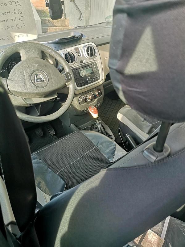 Gebraucht Dacia Lodgy 83 PS (61 kW) 2013 Beige Van / Kleinbus