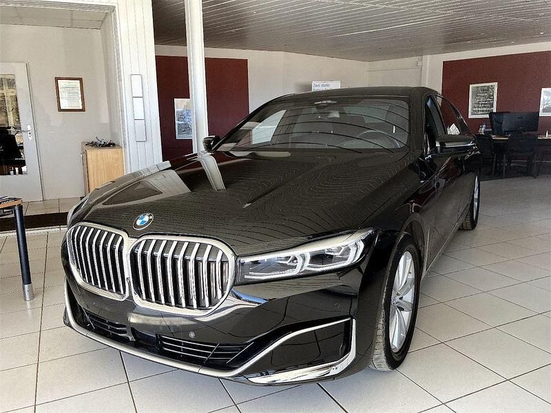 Gebraucht BMW 730 Sport Line 286 PS (210 kW) 2022 Schwarz Limousine
