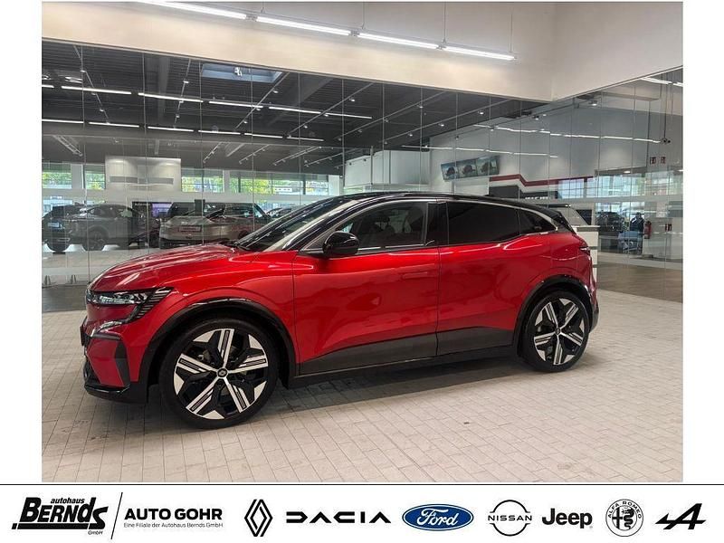 Dezirrot metallic, dach black Gebraucht 2022 Renault Mégane Iconic Limousine | 25.780 € (Guter Preis) - Bild 1/4