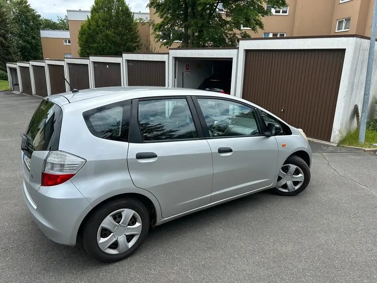 Gebraucht Honda Jazz 90 PS (66 kW) 2010 Silber Kleinwagen