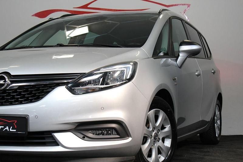 Gebraucht Opel Zafira Active 140 PS (102 kW) 2017 Silber Van / Kleinbus