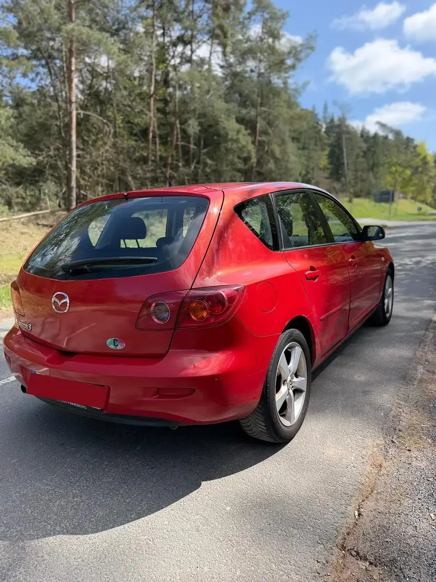 Usata Mazda 3 105 CV (77 kW) 2007 Rosso Utilitaria