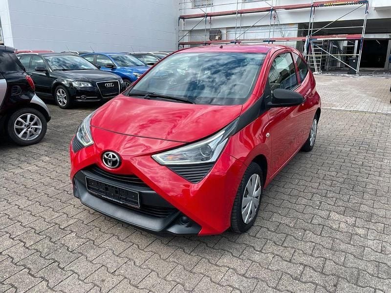 Rot Gebraucht 2018 Toyota Aygo Kleinwagen | 5.995 € (Fairer Preis) - Bild 1/4