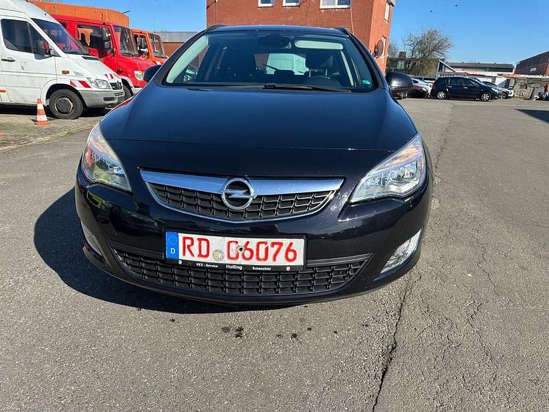 Gebraucht Opel Astra Design Edition 116 PS (85 kW) 2012 Schwarz Kombi