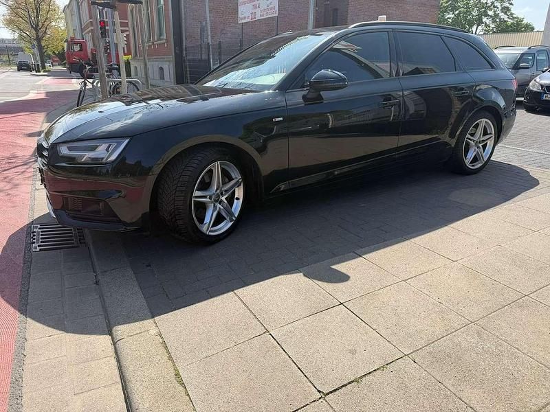 Używany Audi A4 S-Line 190 KM (139 kW) 2015 Czarny Kombi