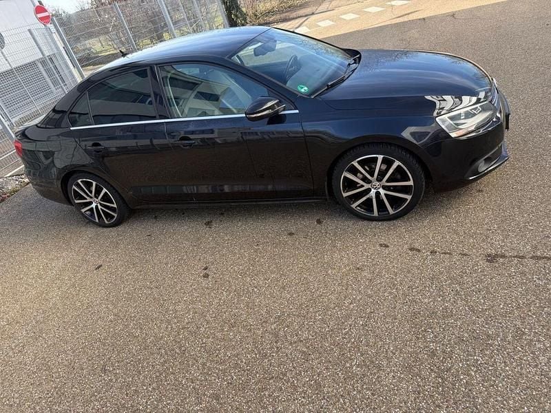 Gebraucht VW Jetta Highline 160 PS (117 kW) 2012 Schwarz Limousine