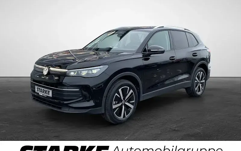 Neu VW Tiguan R-line 193 PS (141 kW) 2025 Schwarz (grenadillschwarz metallic) SUV