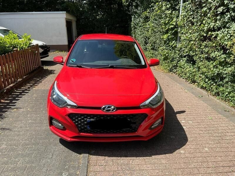 Rot Gebraucht 2019 Hyundai i20 Kleinwagen | 12.200 € (Fairer Preis) - Bild 1/4