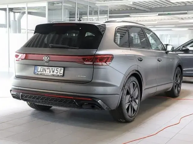 Gebraucht VW Touareg R 462 PS (339 kW) 2025 Blau SUV