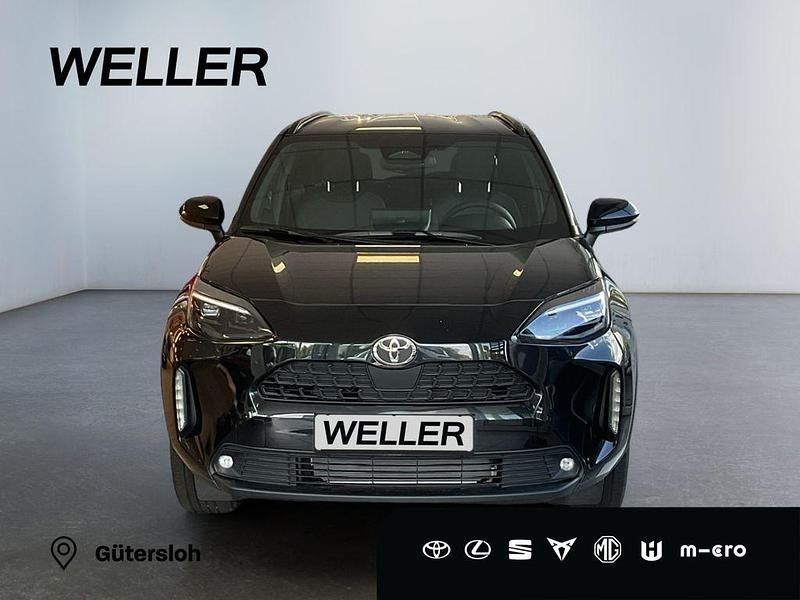 Schwarz Gebraucht 2024 Toyota Yaris Cross Team SUV | 28.480 € (Fairer Preis) - Bild 1/3
