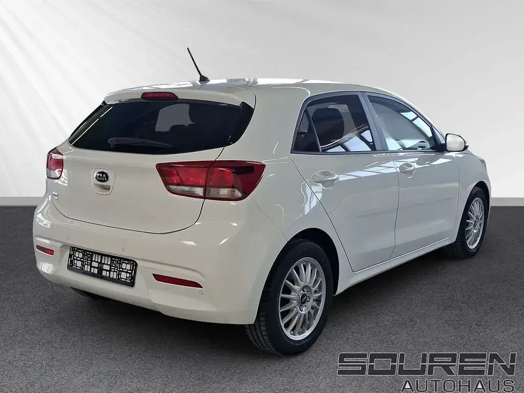 Gebraucht Kia Rio DREAM-TEAM Edition 84 PS (61 kW) 2019 (ud) schneeweiss Limousine