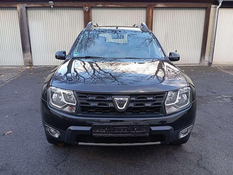 Perlmuttschwarz Gebraucht 2018 Dacia Duster Black Shadow SUV | 8.101 € (Superpreis) - Bild 1/4