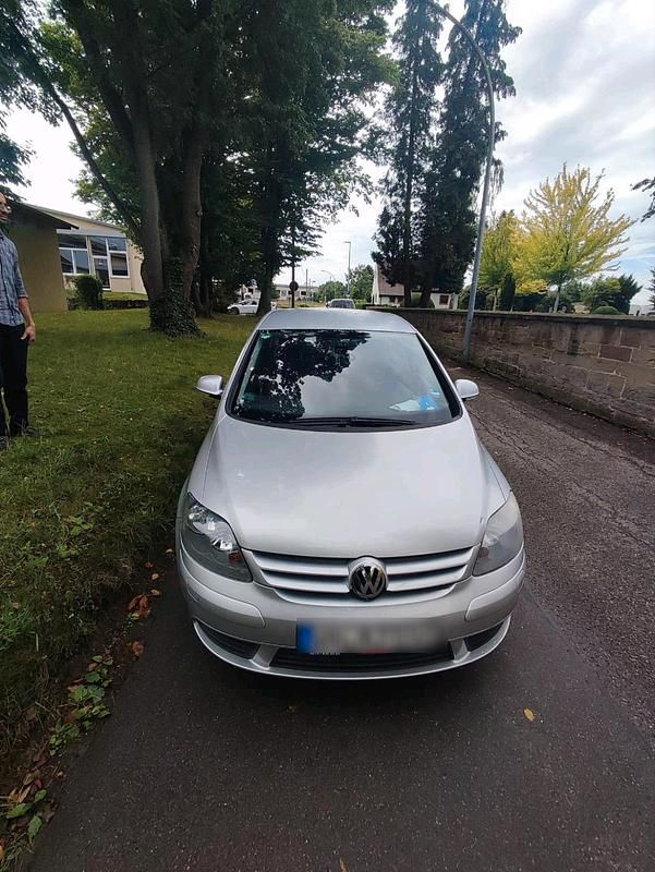Grau Gebraucht 2006 VW Golf V Kombi | 4.500 € - Bild 1/4