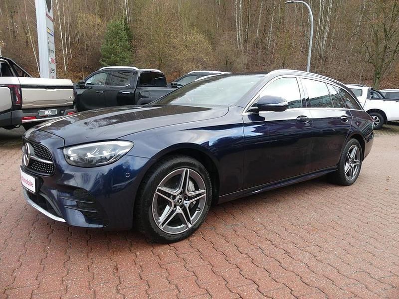 Gebraucht Mercedes E300 AMG 194 PS (142 kW) 2022 Blau Limousine