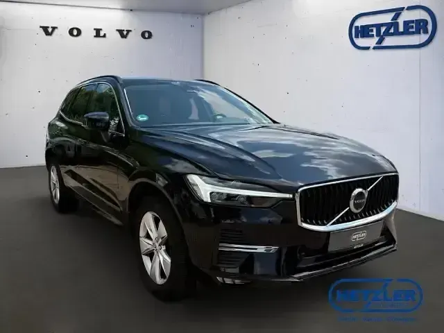 Gebraucht Volvo XC60 Momentum 197 PS (144 kW) 2022 Black stone SUV