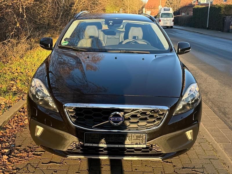 Schwarz Gebraucht 2015 Volvo V40 CC Kombi | 11.499 € (Fairer Preis) - Bild 1/4