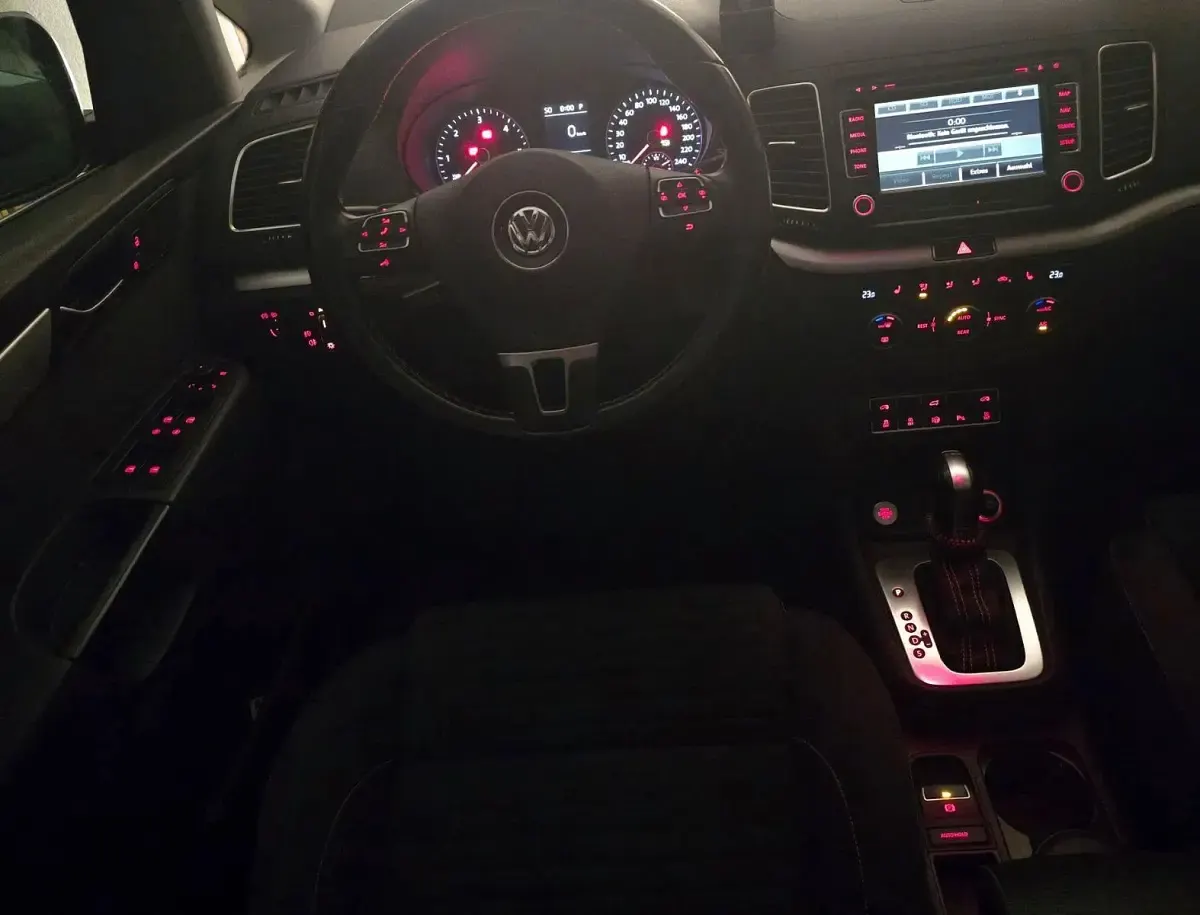 Gebraucht VW Sharan Highline 150 PS (110 kW) 2015 Weiß Van / Kleinbus