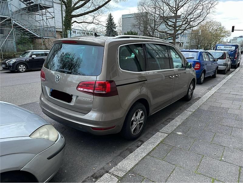 Gebraucht VW Sharan 184 PS (135 kW) 2015 Braun Van / Kleinbus