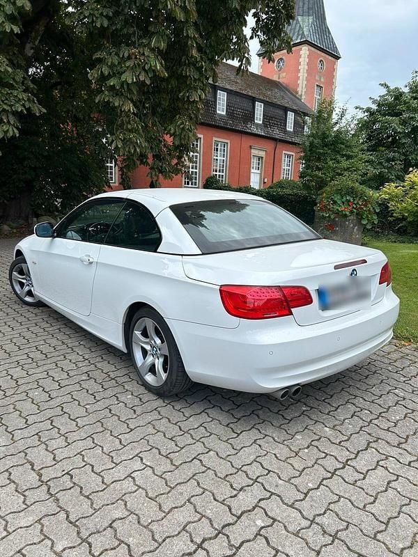 Gebraucht BMW 325 Cabriolet 204 PS (150 kW) 2010 Weiß Cabrio