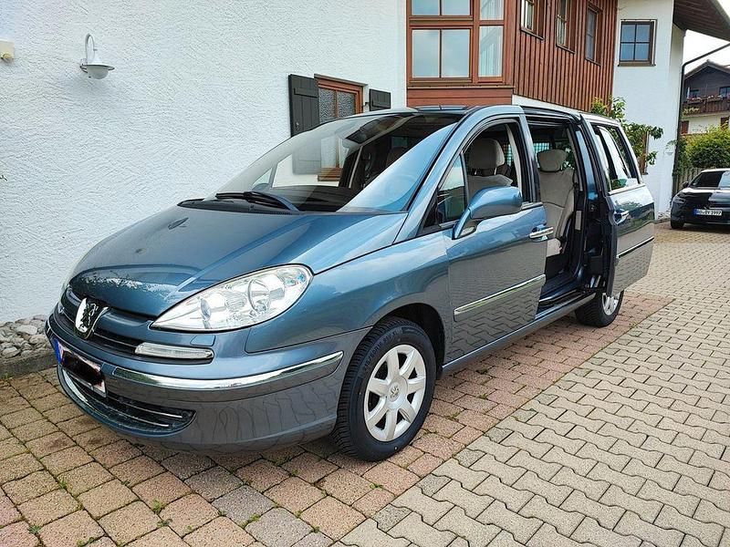 Grau Gebraucht 2009 Peugeot 807 Premium Van / Kleinbus | 4.900 € (Teuer) - Bild 1/4