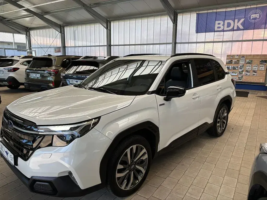 Gebraucht Subaru Forester Platinum 136 PS (100 kW) 2025 Weiß SUV