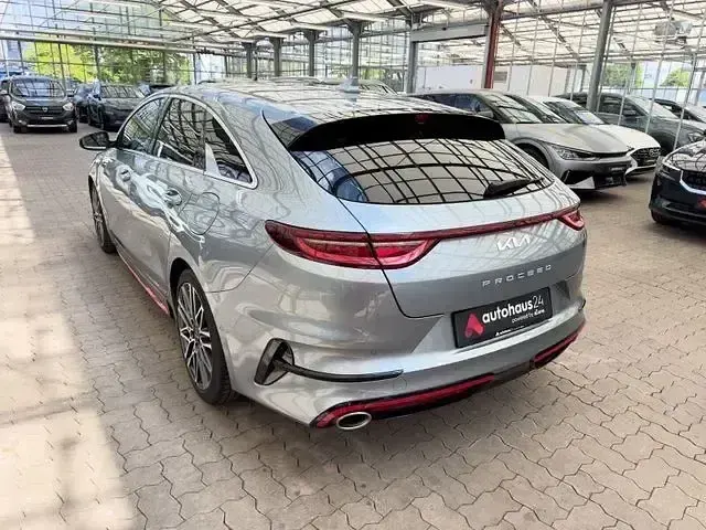 Używany Kia ProCeed GT 204 KM (150 kW) 2022 Srebrny Kombi