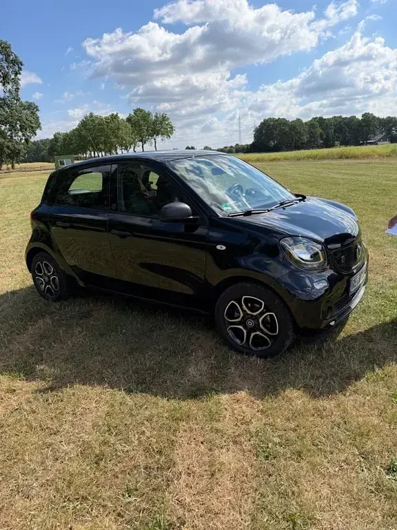 Gebraucht Smart ForFour Electric Drive 60 kW (82 PS) 2019 Schwarz Limousine