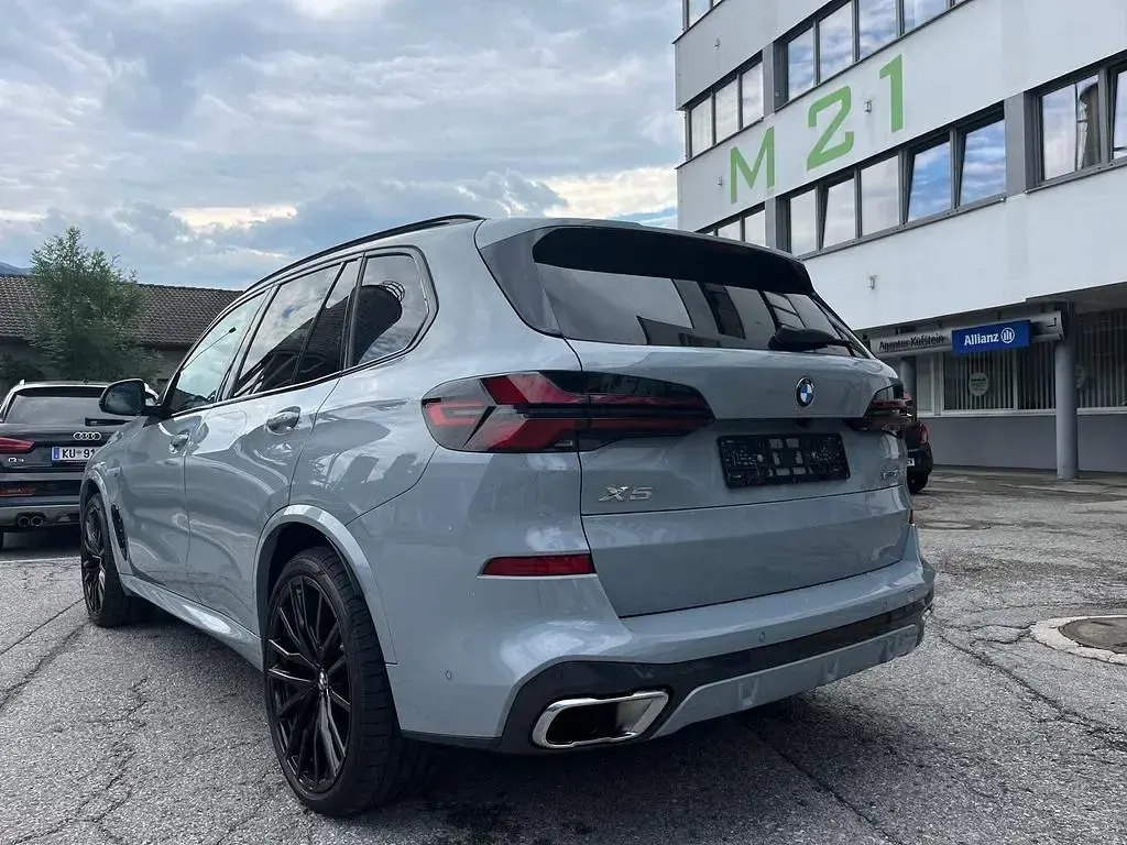 Gebraucht BMW X5 M Sport 298 PS (219 kW) 2026 Grau SUV
