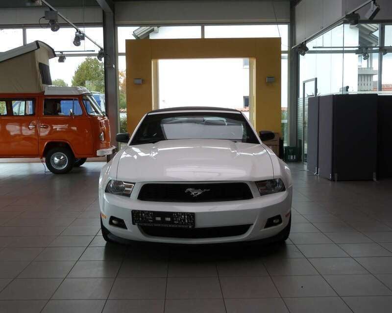 Weiß Gebraucht 2012 Ford Mustang Cabrio | 18.000 € (Fairer Preis) - Bild 1/4