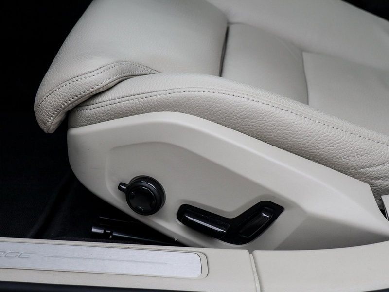 Weiß Gebraucht 2021 Volvo V60 Inscription Kombi | 31.940 € (Fairer Preis) - Bild 1/4
