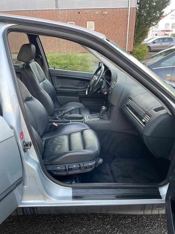Second-hand BMW 320 150 CP (110 kW) 1996 Argintiu Berlinǎ
