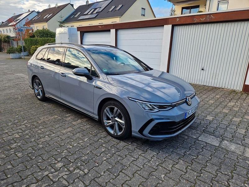 Grau Gebraucht 2022 VW Golf VIII R-line Kombi | 26.500 € (Fairer Preis) - Bild 1/4