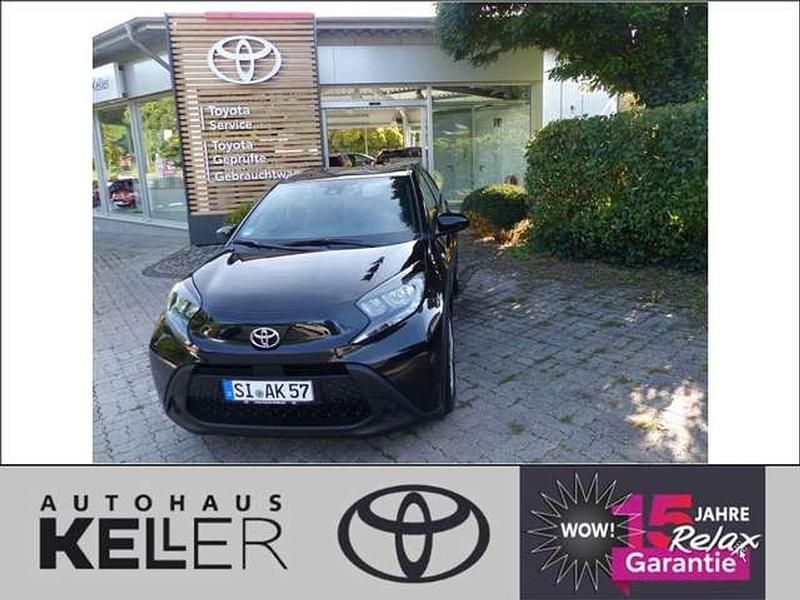 Mysticschwarz mica metallic Neu 2025 Toyota Aygo X Business Edition SUV | 19.190 € - Bild 1/4