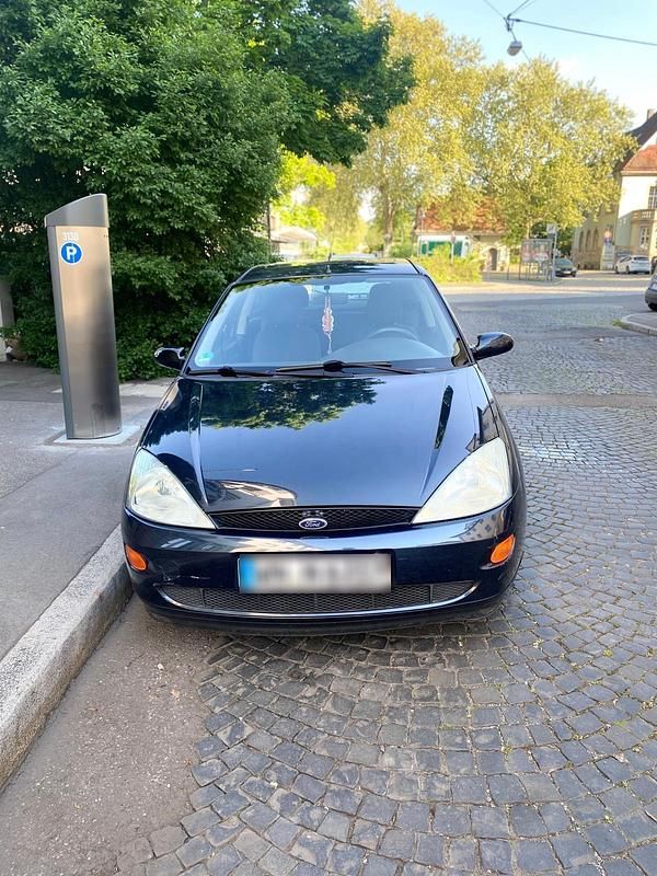 Second-hand Ford Focus 101 CP (74 kW) 2000 Andere farben Hatchback