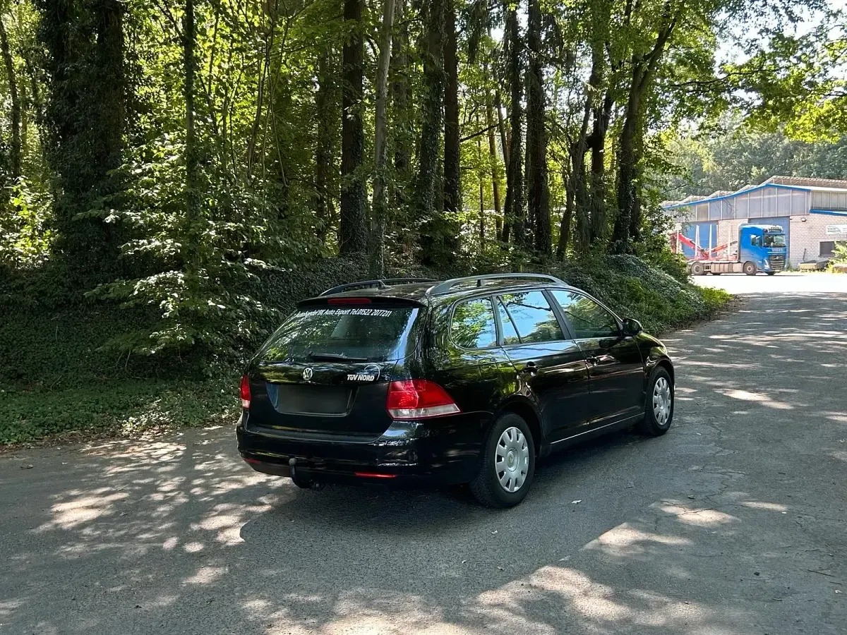 Gebraucht VW Golf VI 105 PS (77 kW) 2009 Schwarz Kleinwagen