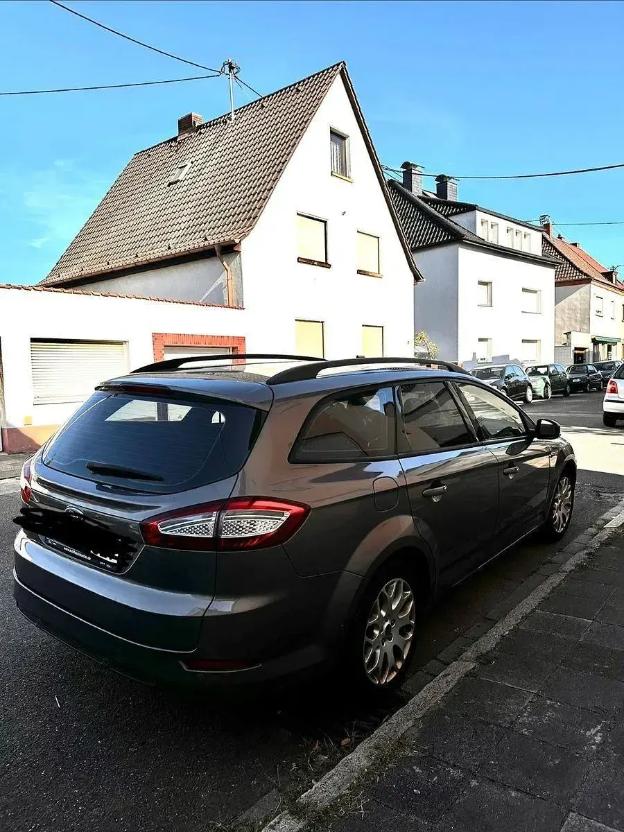 Gebraucht Ford Mondeo Titanium 145 PS (106 kW) 2011 Grau Limousine