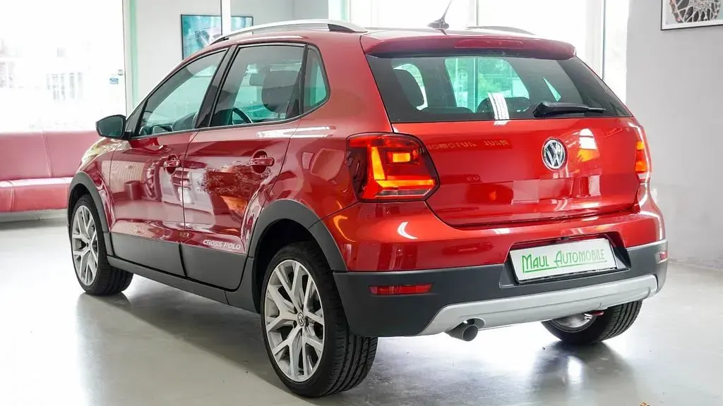 Gebraucht VW Polo Cross 90 PS (66 kW) 2017 Sunsetred Kleinwagen
